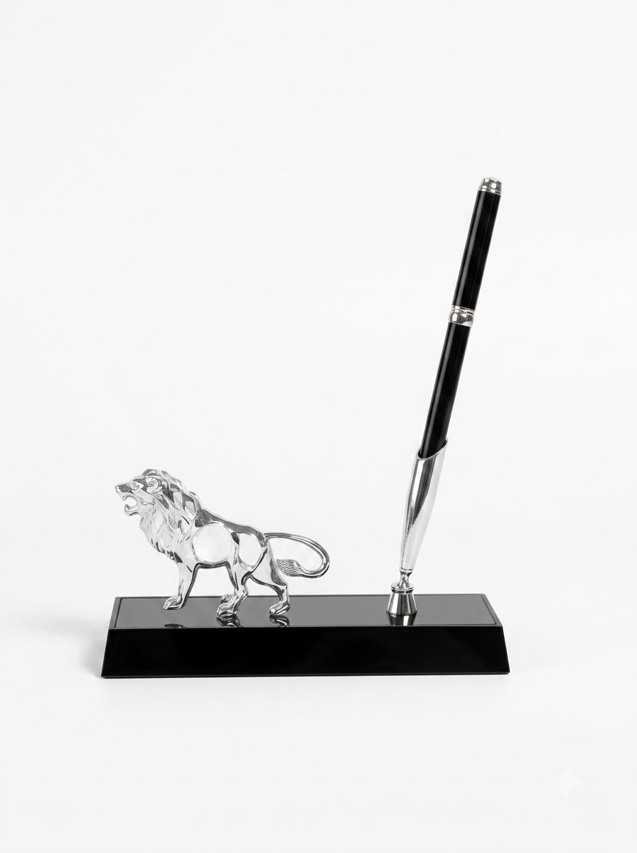 Lion Pen Stand