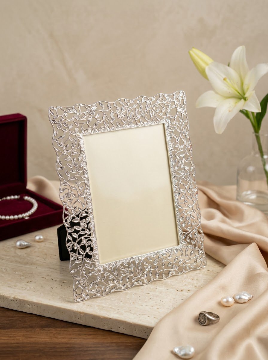 Bed of Leaf Photo Frame Silver